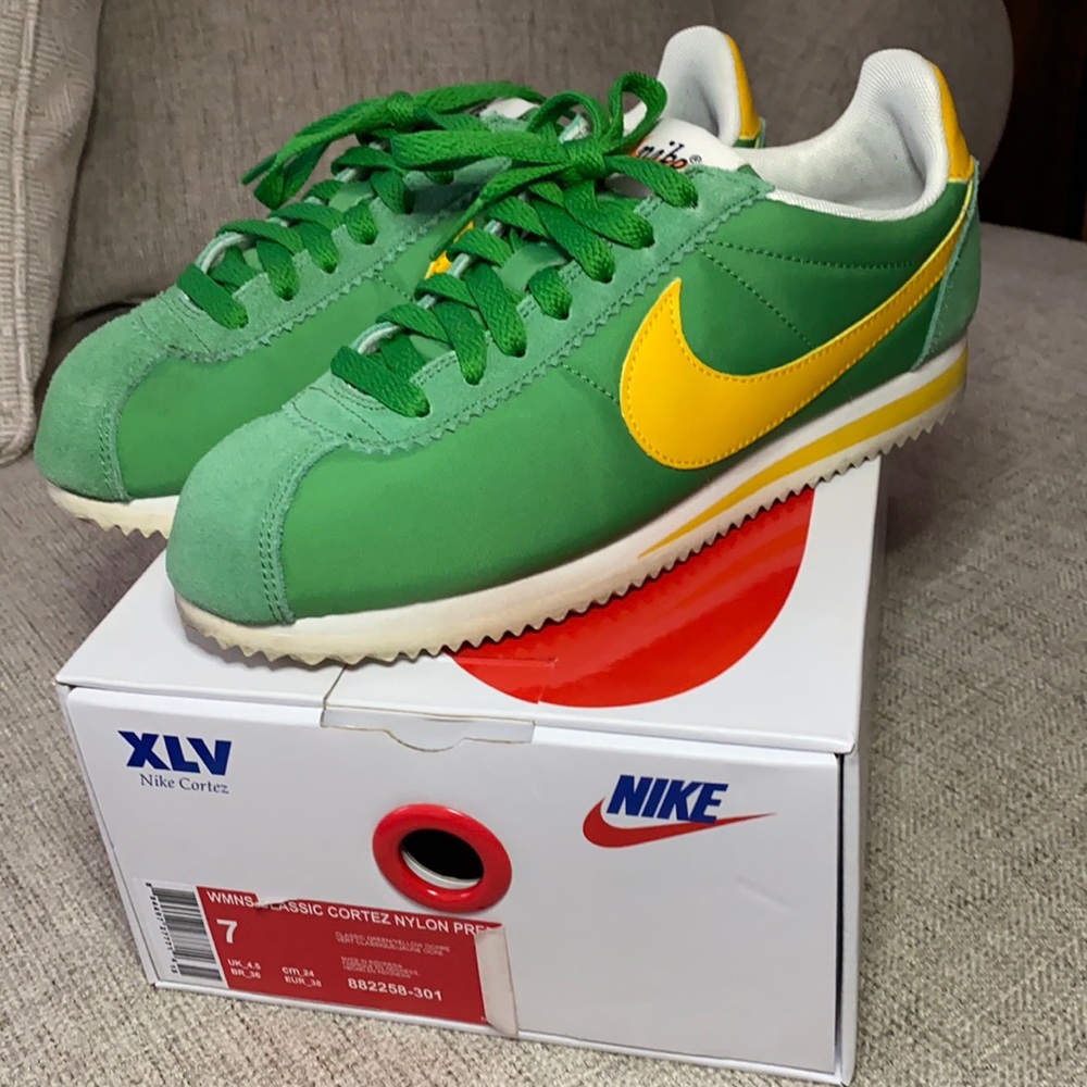 NIKE Cortez